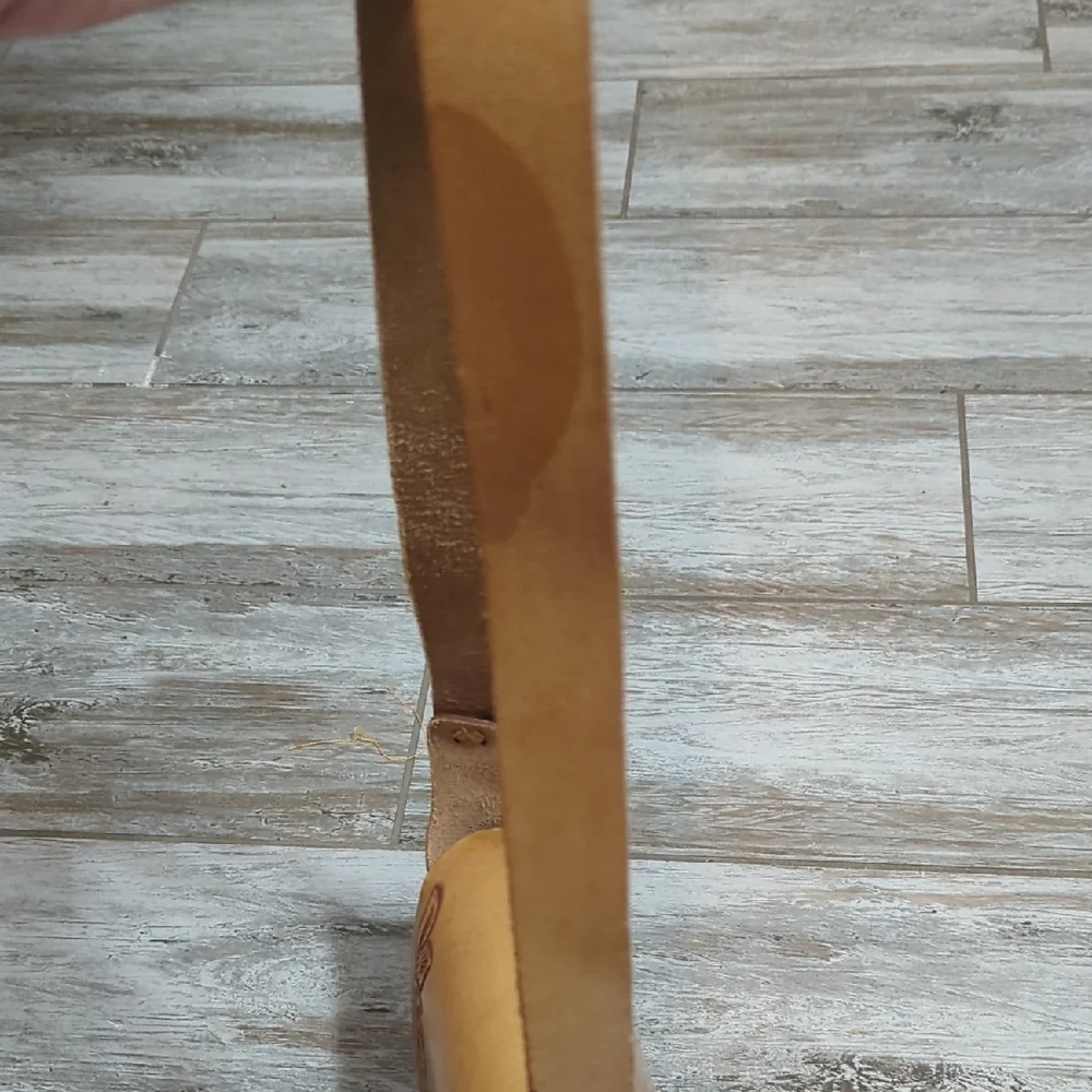 Vintage Handmade Leather Crossbody Bag - Picture 10 of 11